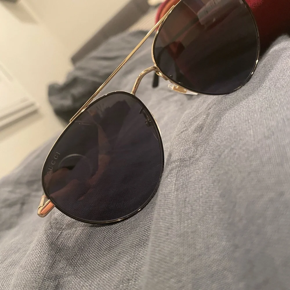 NEW GUCCI Sunglasses GG0388SA 56-16-150 Brand New Aviator Black And Gold - Picture 2 of 4